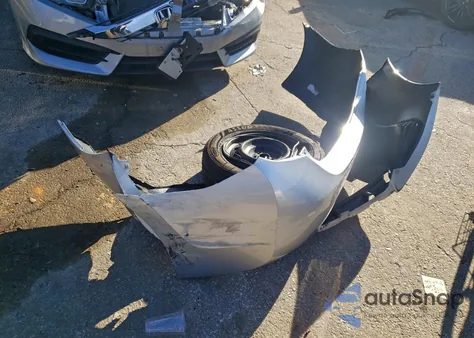 2018 Toyota Corolla L z USA, uszkodzony, nr VIN 2T1BURHEXJC069142